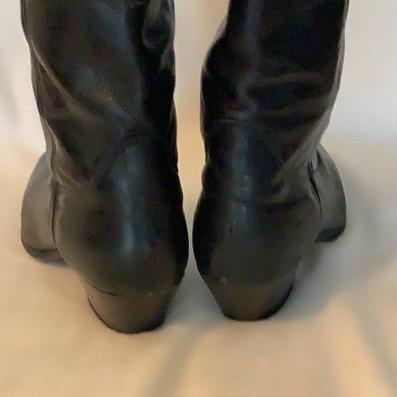 Laredo Black Deer Scalloped Trim Leather Western Boots - Picture 9 of 11